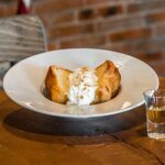 Comptoir de la Bascule - Restaurant et bouchon proposant une cuisine régionale et authentique lyonnaise à Pusignan à l’est de Lyon (69). Espace bar et terrasse, large choix de vins et de bières.