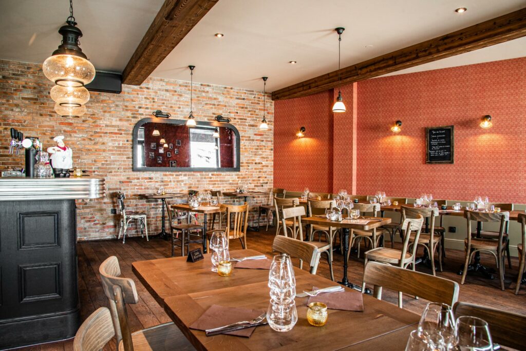 Comptoir de la Bascule - Restaurant et bouchon proposant une cuisine régionale et authentique lyonnaise à Pusignan à l’est de Lyon (69). Espace bar et terrasse, large choix de vins et de bières.