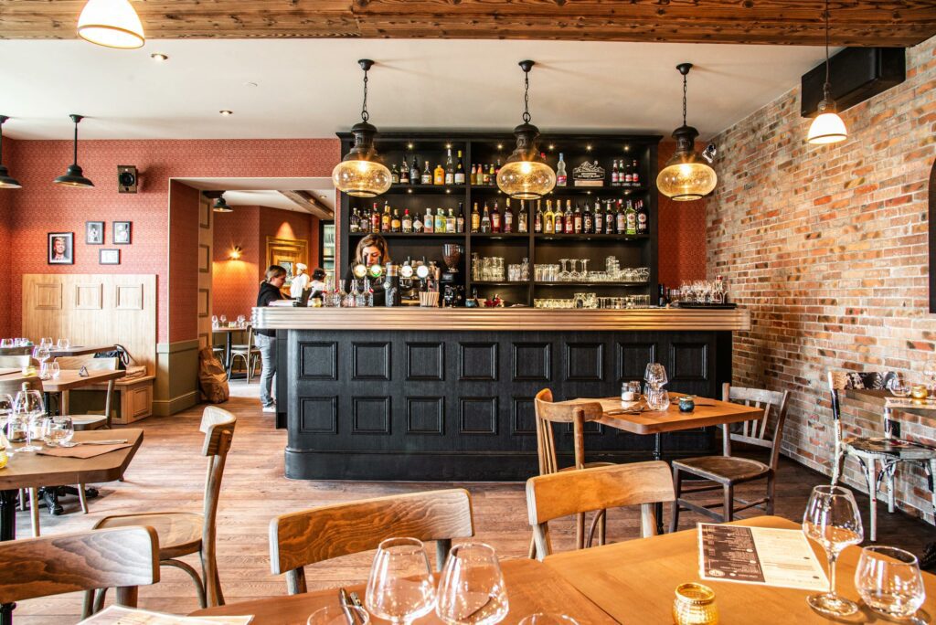 Comptoir de la Bascule - Restaurant et bouchon proposant une cuisine régionale et authentique lyonnaise à Pusignan à l’est de Lyon (69). Espace bar et terrasse, large choix de vins et de bières.